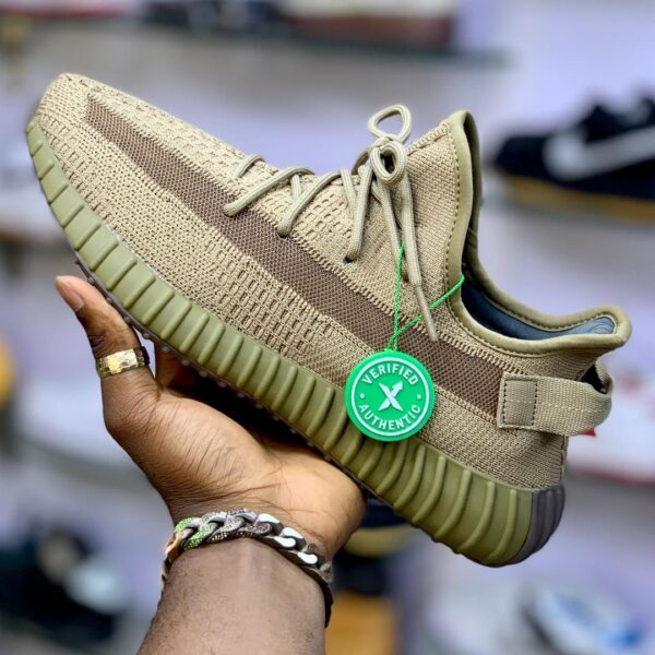 Yeezy Desert Sand Brown - Image 2