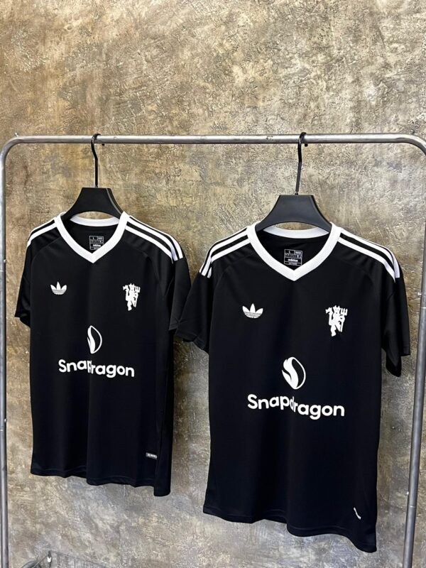 Manchester United Keeper Jersey - Image 2