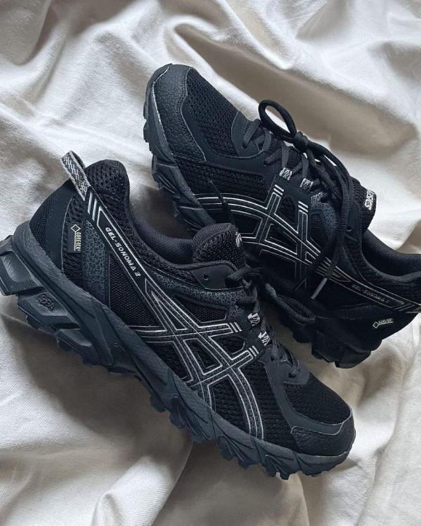 Asics GT Black