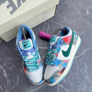 SB Dunk Low Futura