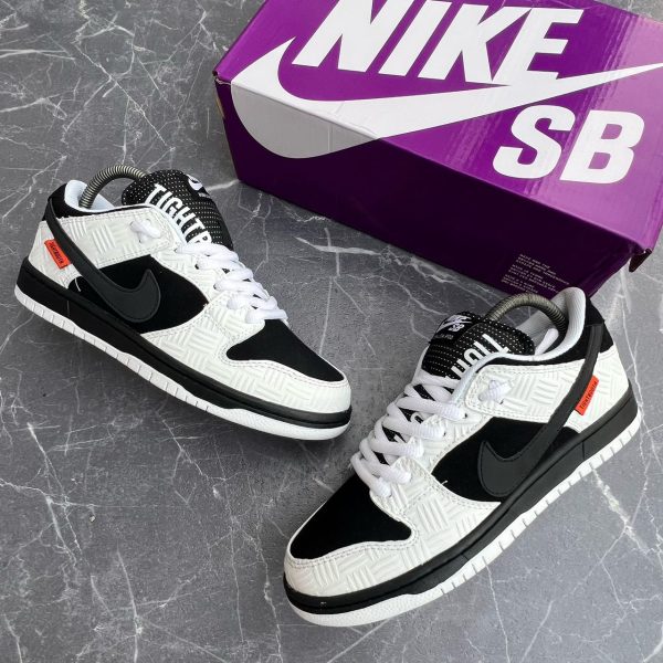 SB Dunk Low Tightbooth Black/White - Image 2