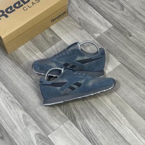Reebok suede Grey