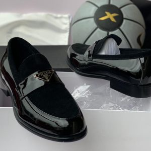 Prada Luxury shoe black