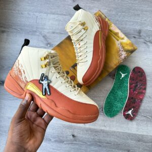 AJ 12 Out of the clay