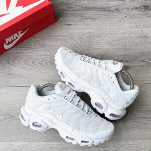 Airmax TN Plus Triple white