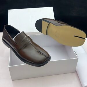 MAISON MARGIELA LOAFERS WINE