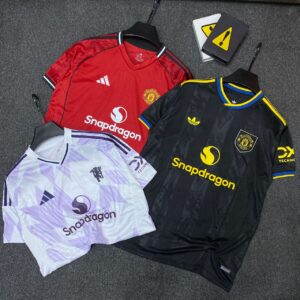 Manchester United 2025/2026 in 3 colors