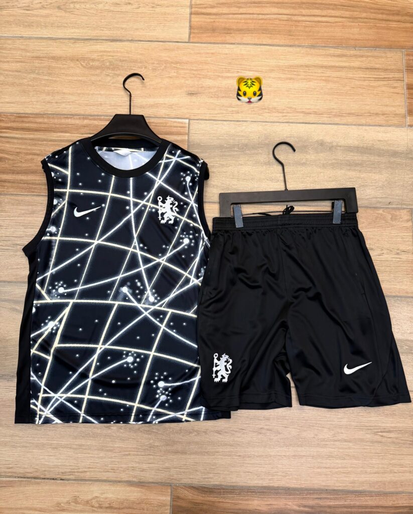 BLACK TRAINING GEAR