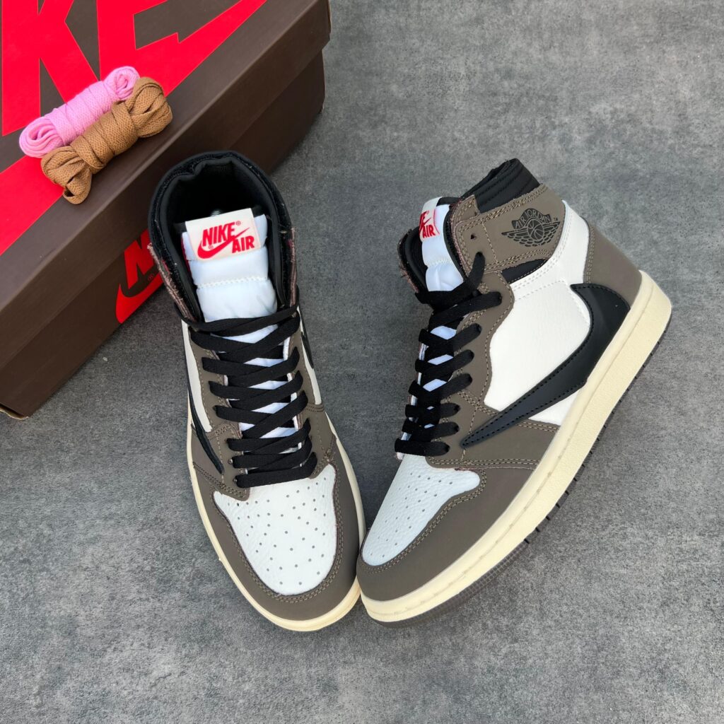 AJ 1 HIGH OG TRAVIS SCOTT MOCHA