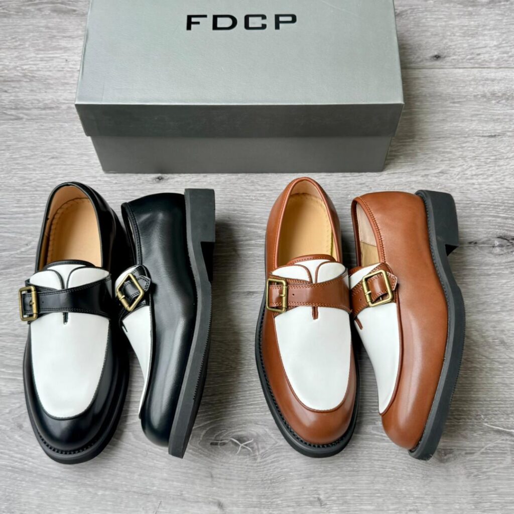 FDCP 2TONE BUCKLE STRAP LEATHER LOAFERS