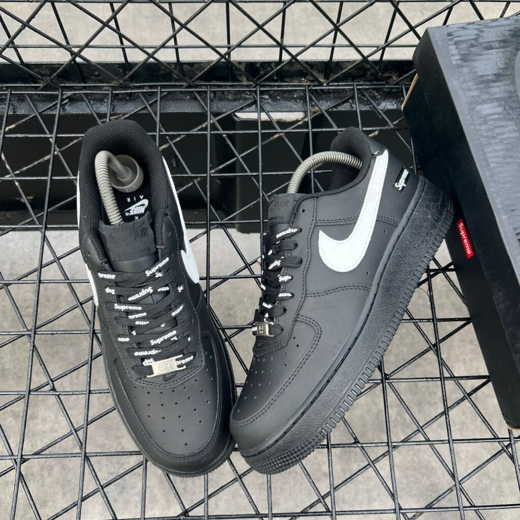 AF 1 SUPREME BLACK & WHITE SWOOSH