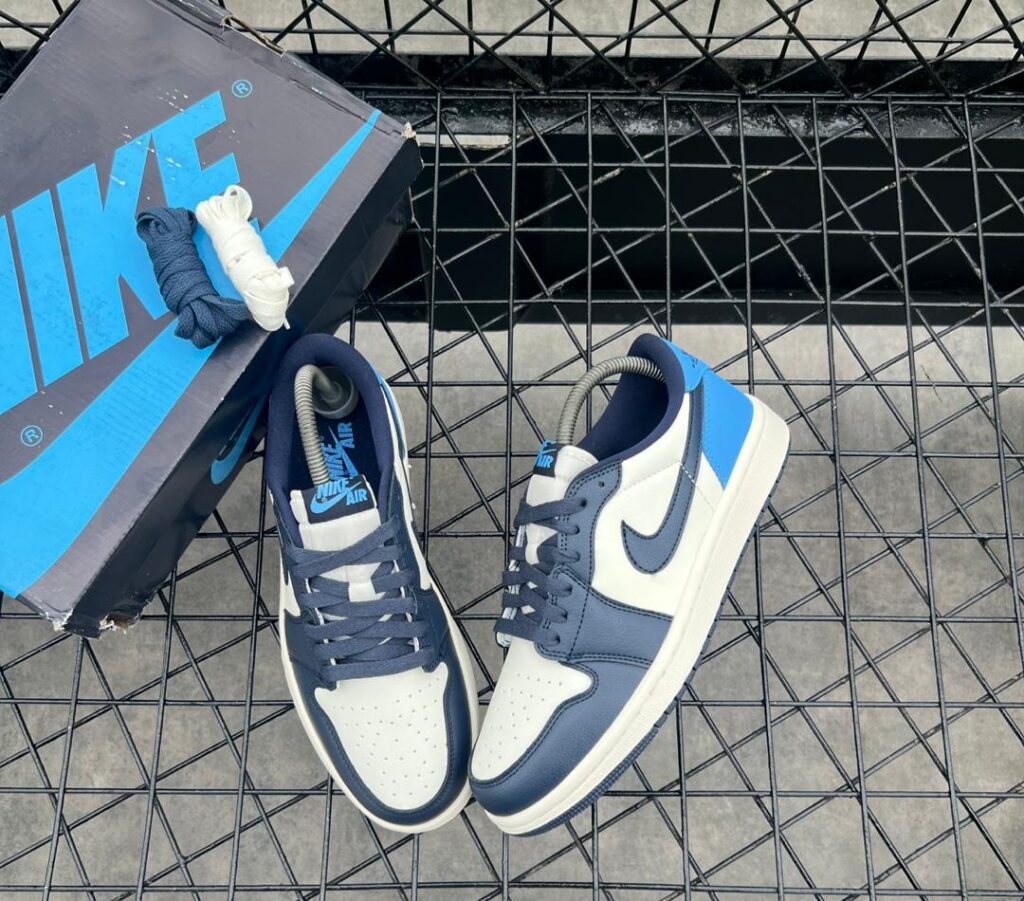 AJ 1 LOW OBSIDIAN
