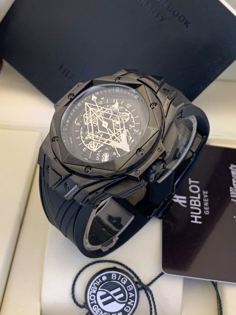HUBLOT CHRONOGRAPH BLACK RUBBER STRAP