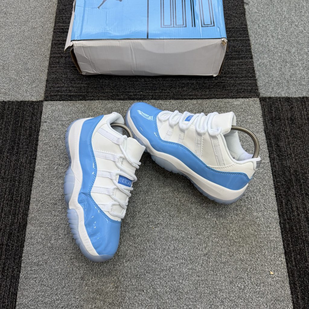 AJ 11 UNC 2026 UNIVERSITY BLUE